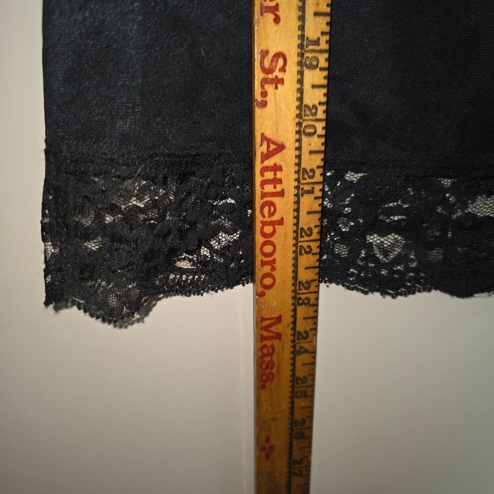 Vintage Black Lace Trim Half Slip Elastic Waist Mid-Length Made in USA RN 15411 - Picture 2 of 7